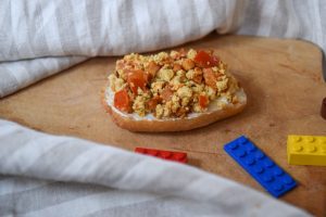 Rührtofu - veganes Frühstück für Kinder - Familienrezept - Familiengarten