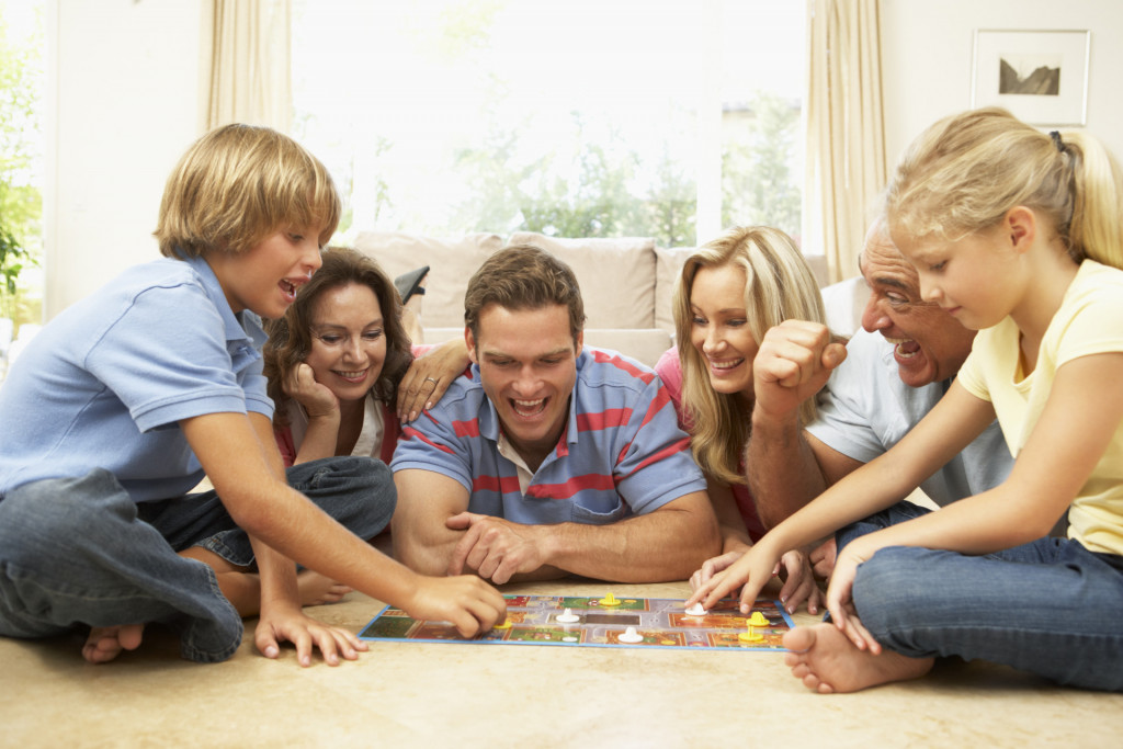Gesellschaftsspiele ab 6 - kooperative Spiele für Familien